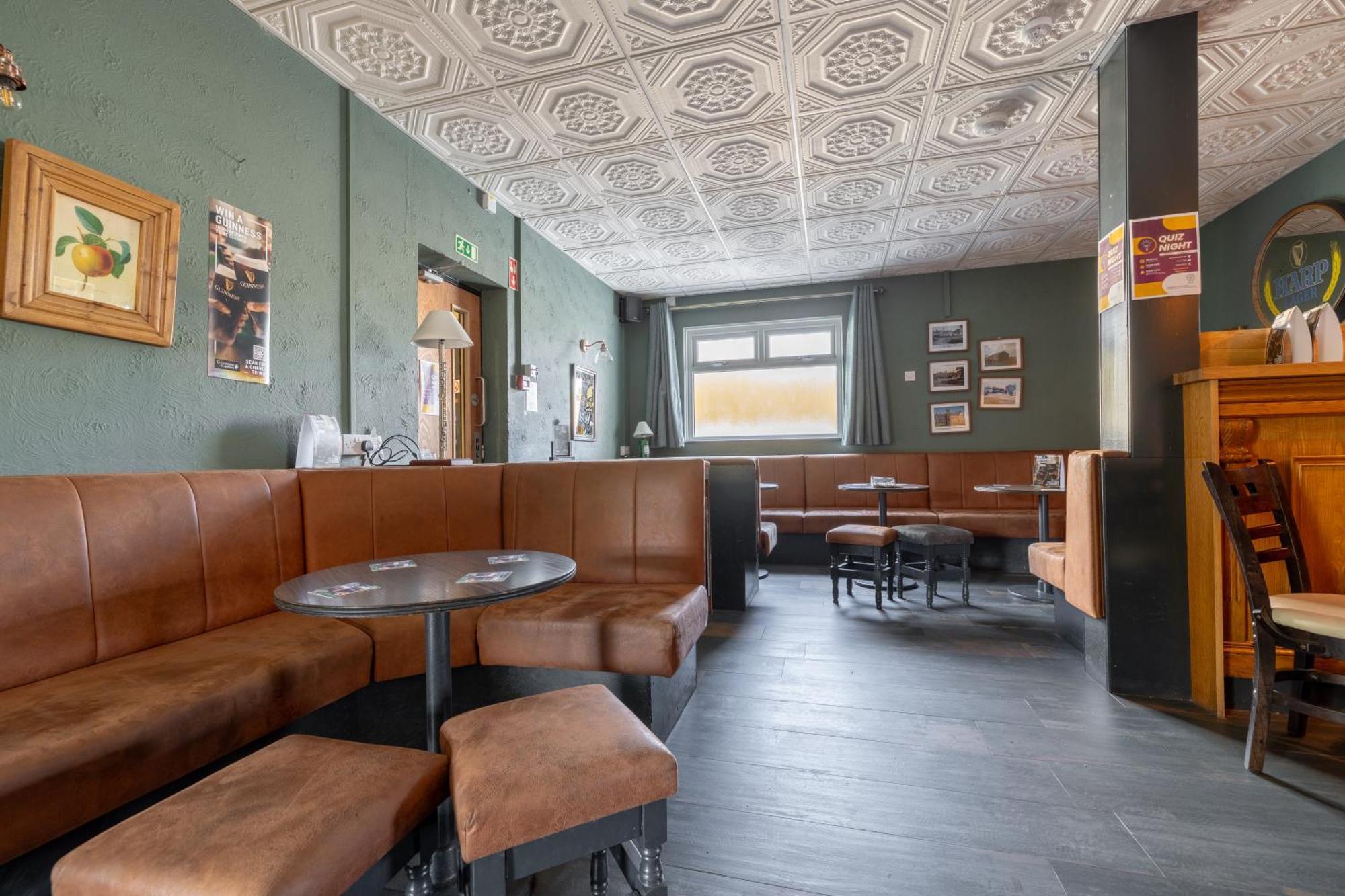 Gourleys Hideout * Ballygowan